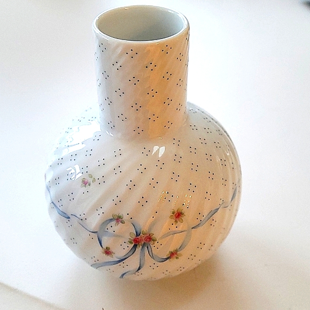 Laslo by Mikasa vase
